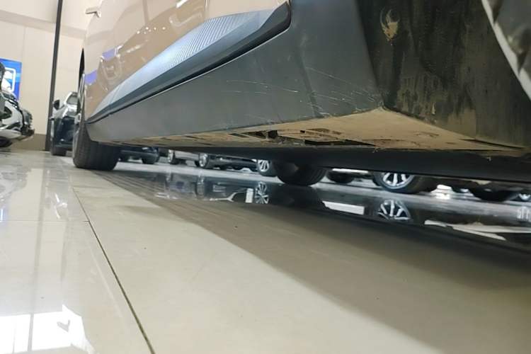 Used XPeng MONA M03 2024 620 with Ultra-Long Range Right Side Sill