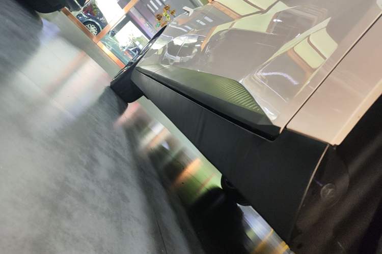 Used XPeng MONA M03 2024 620 with Ultra-Long Range Right Side Sill