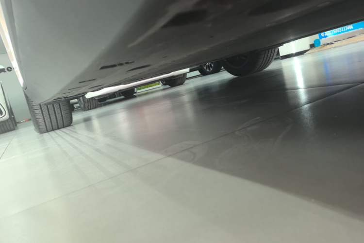 Used XPeng MONA M03 2024 620 with Ultra-Long Range Right Side Sill