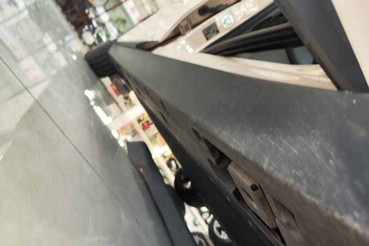 Used XPeng MONA M03 2024 620 with Ultra-Long Range Right Side Sill