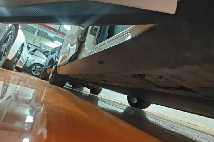 Used XPeng MONA M03 2024 620 with Ultra-Long Range Right Side Sill