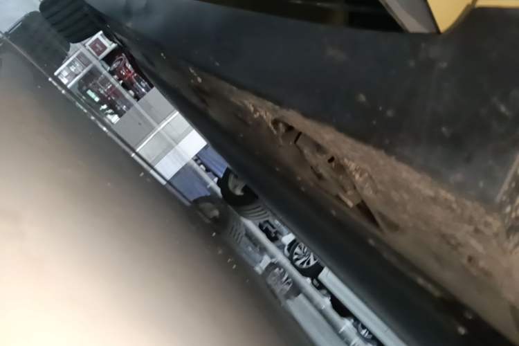 Used XPeng MONA M03 2024 620 with Ultra-Long Range Right Side Sill