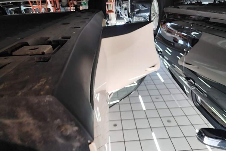 Used XPeng MONA M03 2024 620 with Ultra-Long Range Right Side Sill