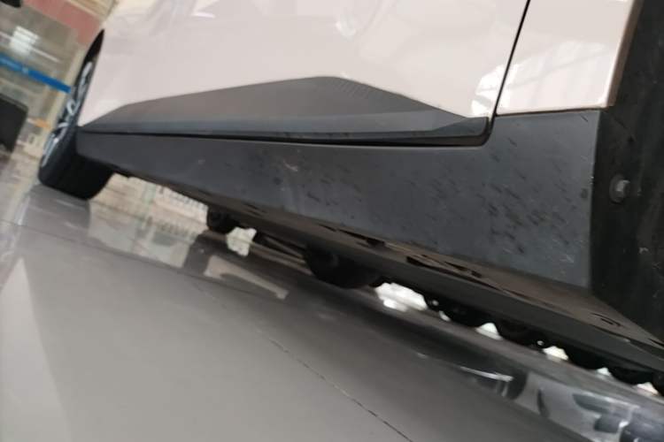 Used XPeng MONA M03 2024 620 with Ultra-Long Range Right Side Sill