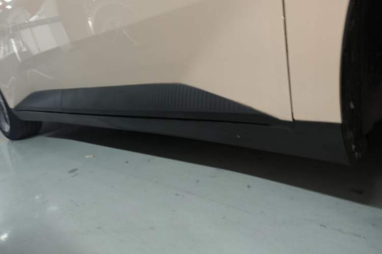 Used XPeng MONA M03 2024 620 with Ultra-Long Range Right Side Sill