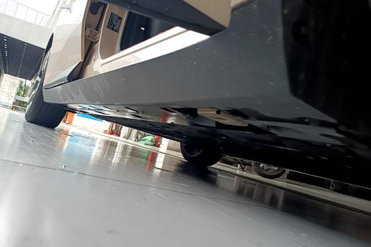 Used XPeng MONA M03 2024 620 with Ultra-Long Range Right Side Sill