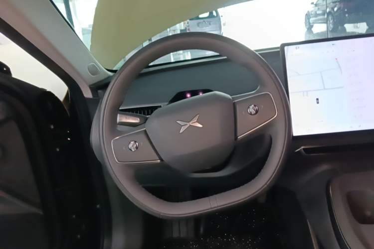 Used XPeng MONA M03 2024 620 with Ultra-Long Range Steering Wheel