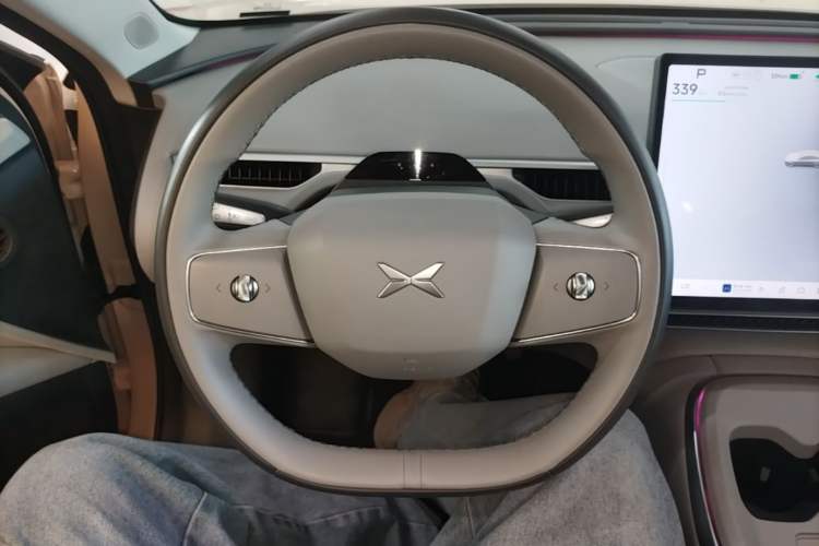 Used XPeng MONA M03 2024 620 with Ultra-Long Range Steering Wheel