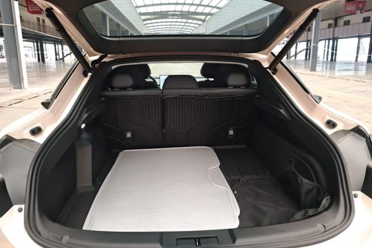 Used XPeng MONA M03 2024 620 with Ultra-Long Range Trunk