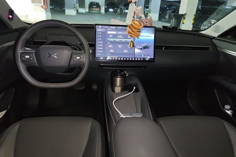 Used XPeng MONA M03 2025 600 with Ultra-Long Range Max Center Console