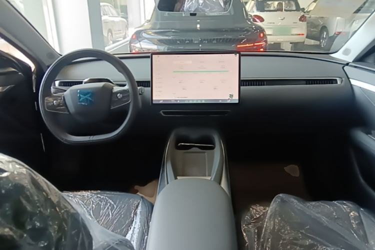 Used XPeng MONA M03 2025 620 Ultra-Long Range Plus Center Console