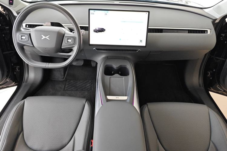 Used XPeng MONA M03 2025 600 with Ultra-Long Range Max Center Console