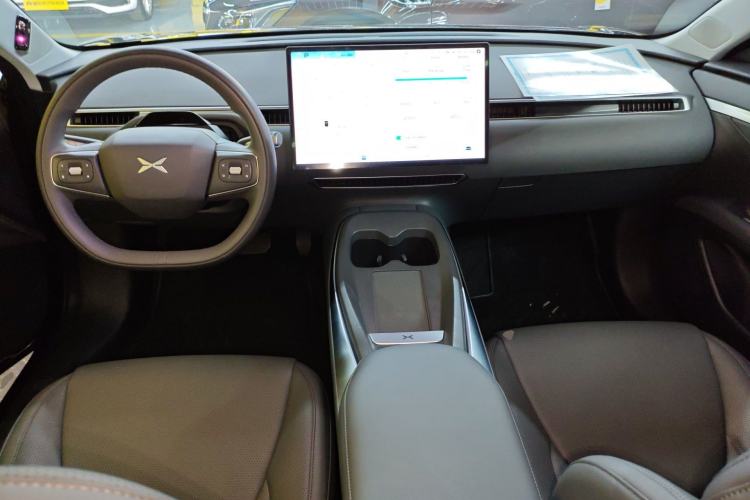 Used XPeng MONA M03 2025 600 with Ultra-Long Range Max Center Console