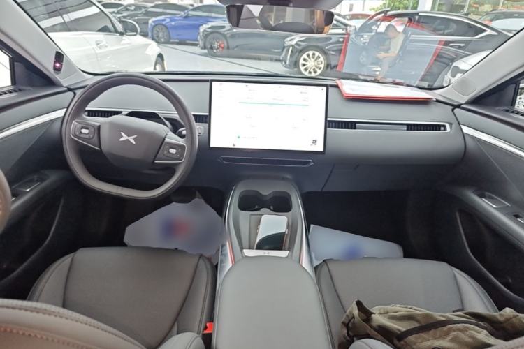 Used XPeng MONA M03 2025 600 with Ultra-Long Range Max Center Console