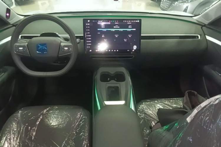 Used XPeng MONA M03 2025 502 Long-Range Max Center Console