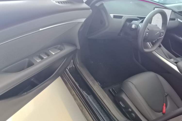 Used XPeng MONA M03 2025 600 with Ultra-Long Range Max Driver Seat