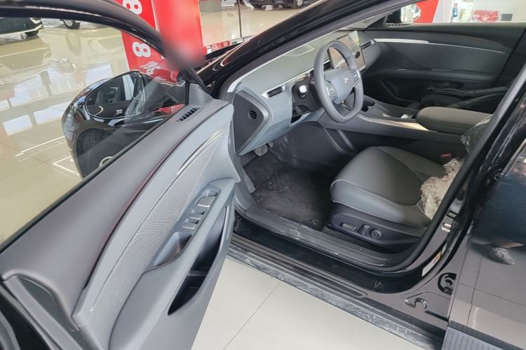 Used XPeng MONA M03 2025 600 with Ultra-Long Range Max Driver Seat