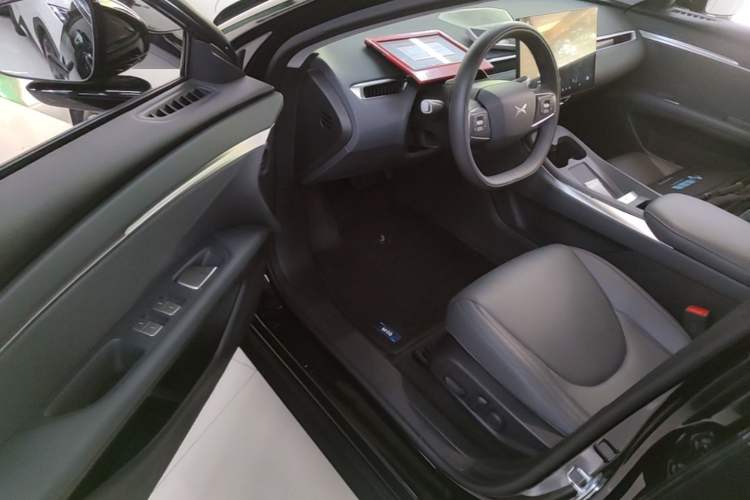 Used XPeng MONA M03 2025 600 with Ultra-Long Range Max Driver Seat