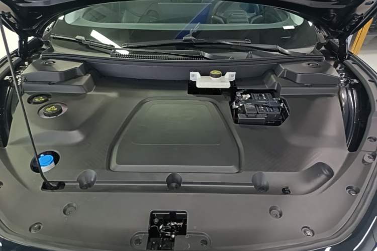 Used XPeng MONA M03 2025 600 with Ultra-Long Range Max Engine Bay