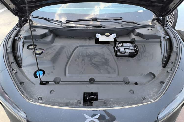 Used XPeng MONA M03 2025 600 with Ultra-Long Range Max Engine Bay
