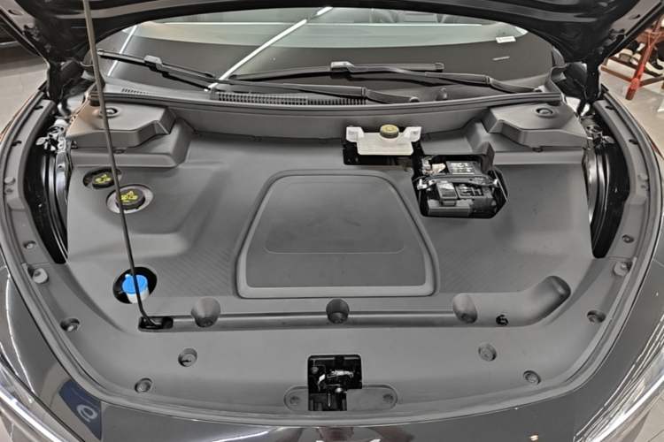 Used XPeng MONA M03 2025 600 with Ultra-Long Range Max Engine Bay