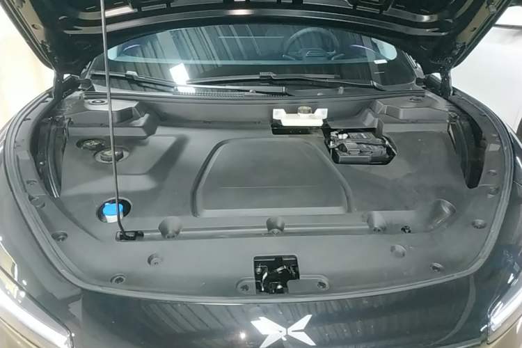 Used XPeng MONA M03 2025 600 with Ultra-Long Range Max Engine Bay