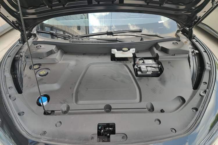 Used XPeng MONA M03 2025 600 with Ultra-Long Range Max Engine Bay