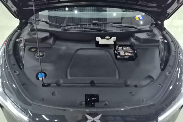 Used XPeng MONA M03 2025 600 with Ultra-Long Range Max Engine Bay