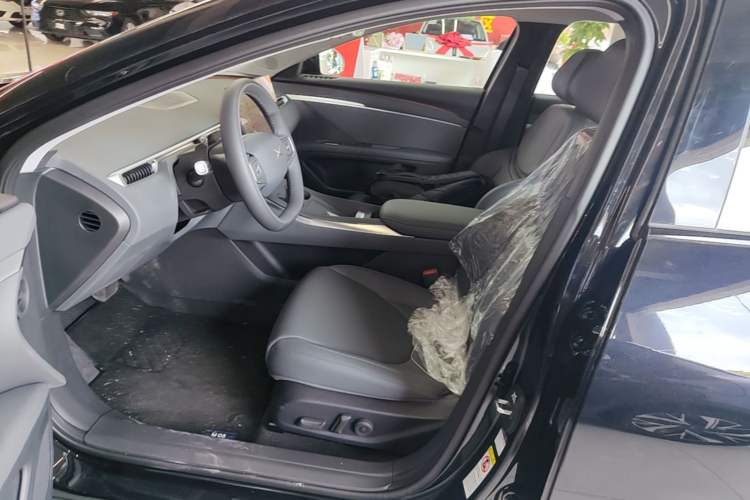 Used XPeng MONA M03 2025 600 with Ultra-Long Range Max Left Front Seat