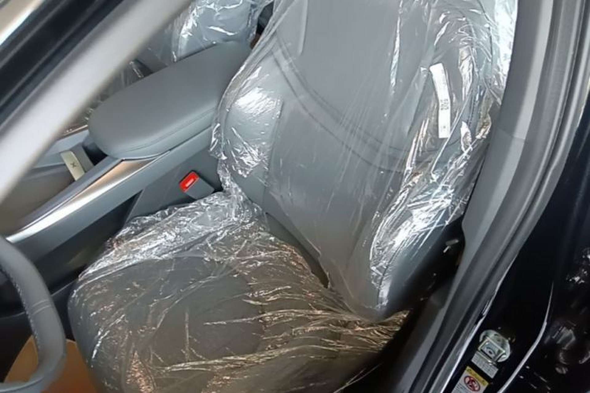 Used XPeng MONA M03 2025 620 Ultra-Long Range Plus Left Front Seat