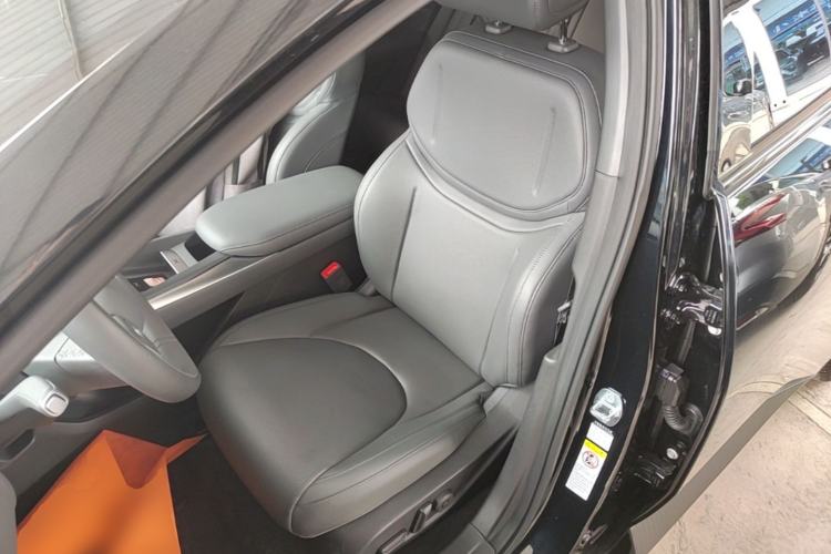 Used XPeng MONA M03 2025 600 with Ultra-Long Range Max Left Front Seat