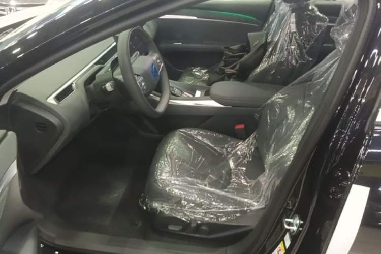 Used XPeng MONA M03 2025 502 Long-Range Max Left Front Seat
