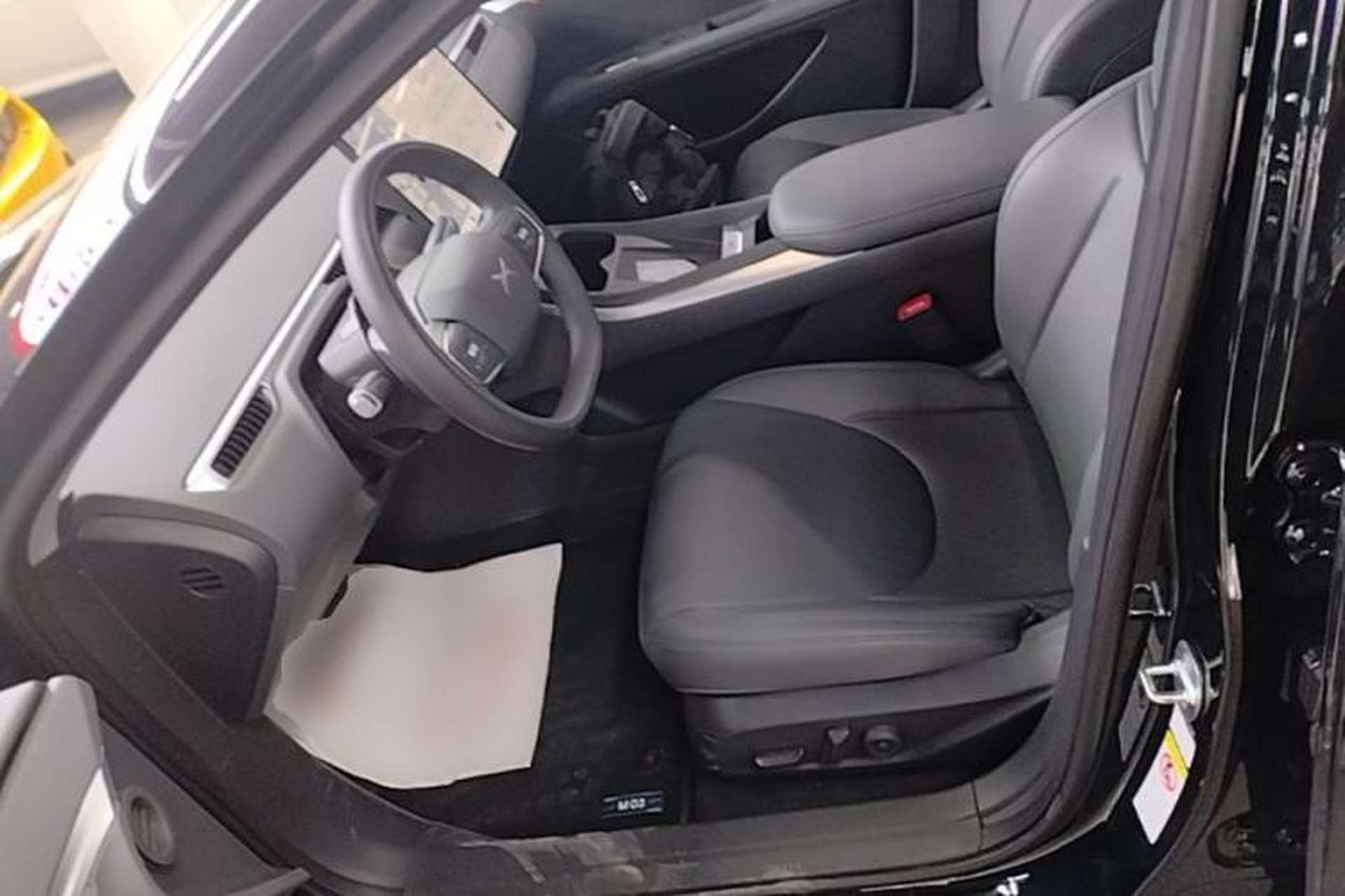 Used XPeng MONA M03 2025 600 with Ultra-Long Range Max Left Front Seat