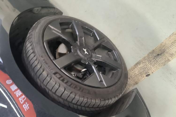 Used XPeng MONA M03 2025 600 with Ultra-Long Range Max Left Front Wheel Hub