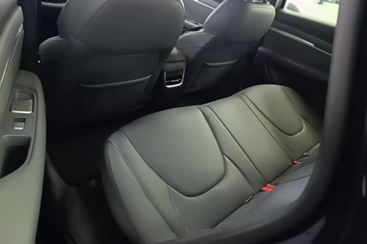 Used XPeng MONA M03 2025 600 with Ultra-Long Range Max Left Rear Seat