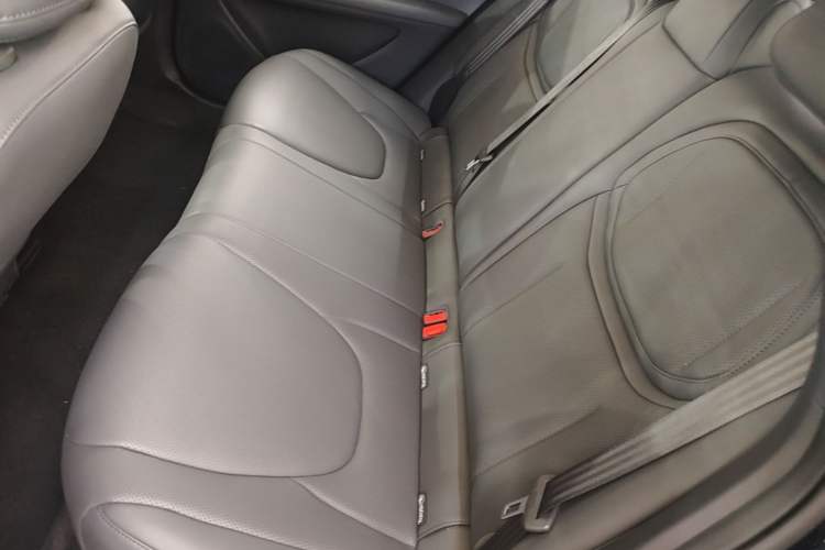Used XPeng MONA M03 2025 600 with Ultra-Long Range Max Left Rear Seat