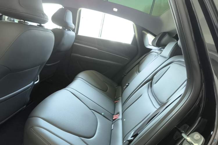 Used XPeng MONA M03 2025 600 with Ultra-Long Range Max Left Rear Seat