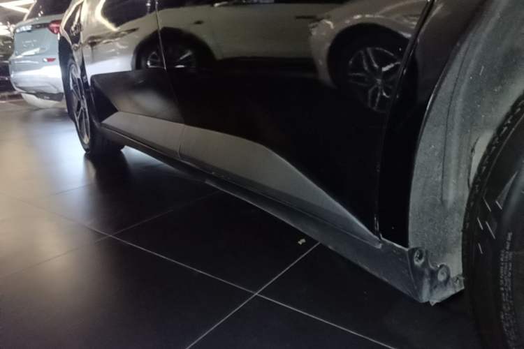 Used XPeng MONA M03 2025 620 Ultra-Long Range Plus Left Side Sill