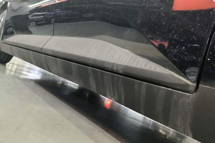 Used XPeng MONA M03 2025 600 with Ultra-Long Range Max Left Side Sill