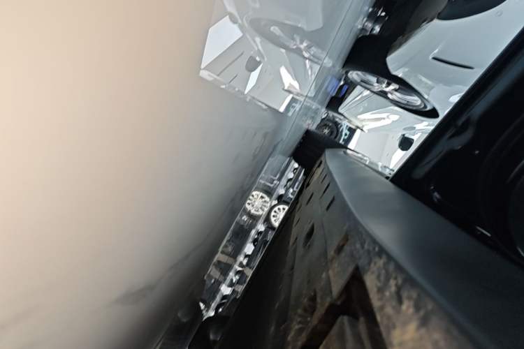 Used XPeng MONA M03 2025 600 with Ultra-Long Range Max Left Side Sill