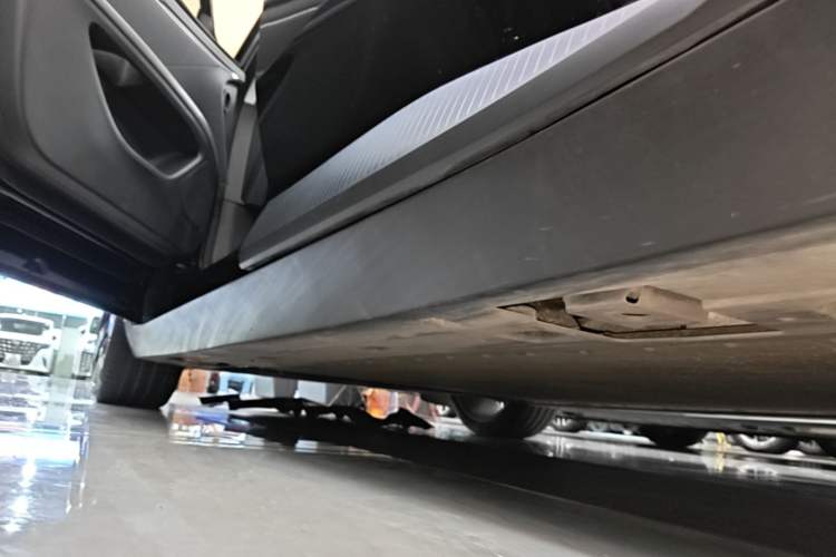 Used XPeng MONA M03 2025 600 with Ultra-Long Range Max Left Side Sill