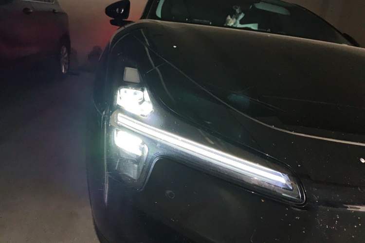 Used XPeng MONA M03 2025 600 with Ultra-Long Range Max Right Front Headlight