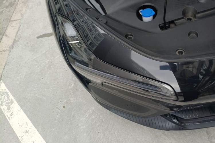 Used XPeng MONA M03 2025 600 with Ultra-Long Range Max Right Front Headlight