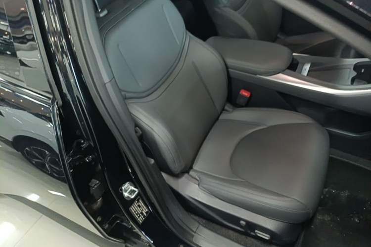 Used XPeng MONA M03 2025 620 Ultra-Long Range Plus Right Front Seat