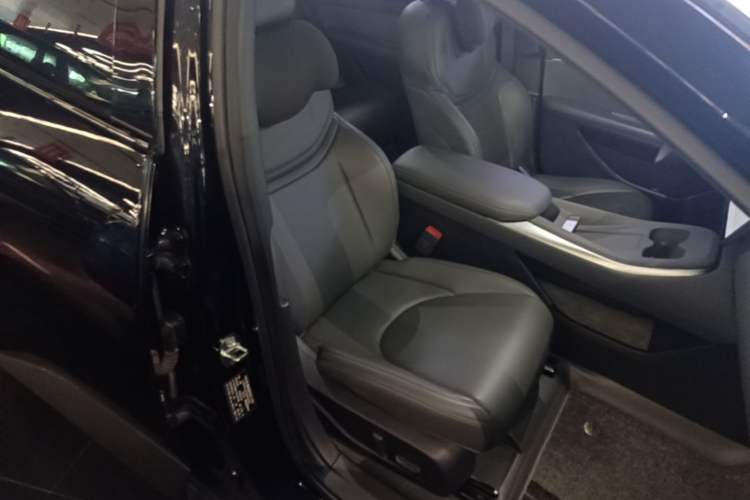 Used XPeng MONA M03 2025 620 Ultra-Long Range Plus Right Front Seat