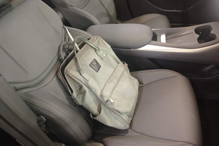Used XPeng MONA M03 2025 600 with Ultra-Long Range Max Right Front Seat