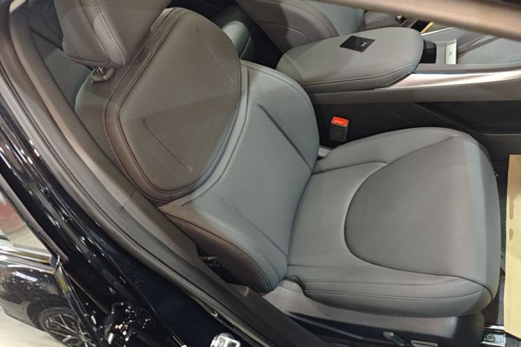 Used XPeng MONA M03 2025 600 with Ultra-Long Range Max Right Front Seat