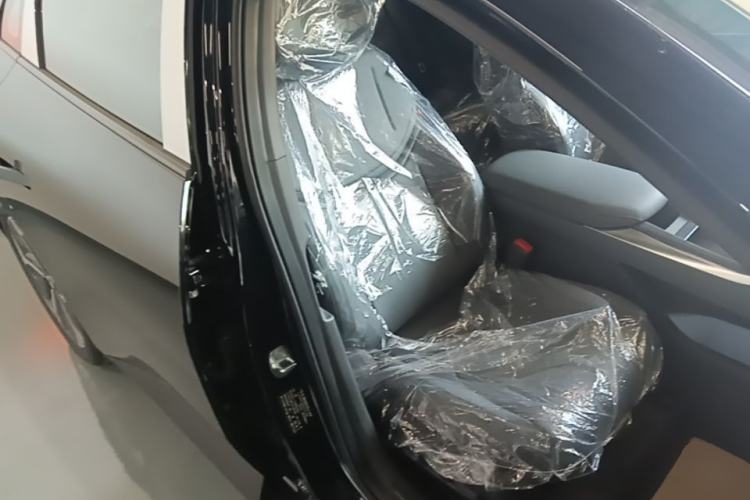 Used XPeng MONA M03 2025 620 Ultra-Long Range Plus Right Front Seat