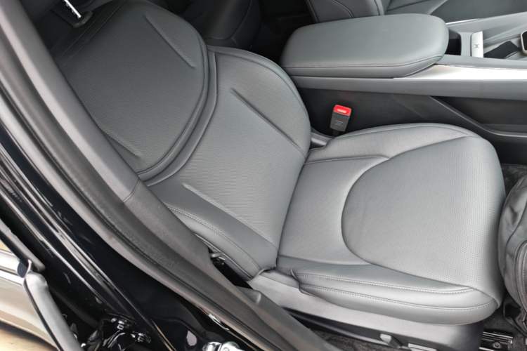 Used XPeng MONA M03 2025 600 with Ultra-Long Range Max Right Front Seat