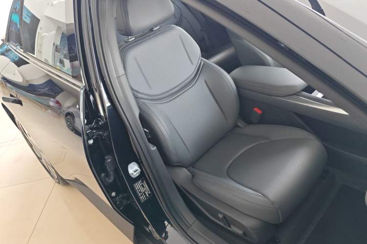 Used XPeng MONA M03 2025 600 with Ultra-Long Range Max Right Front Seat